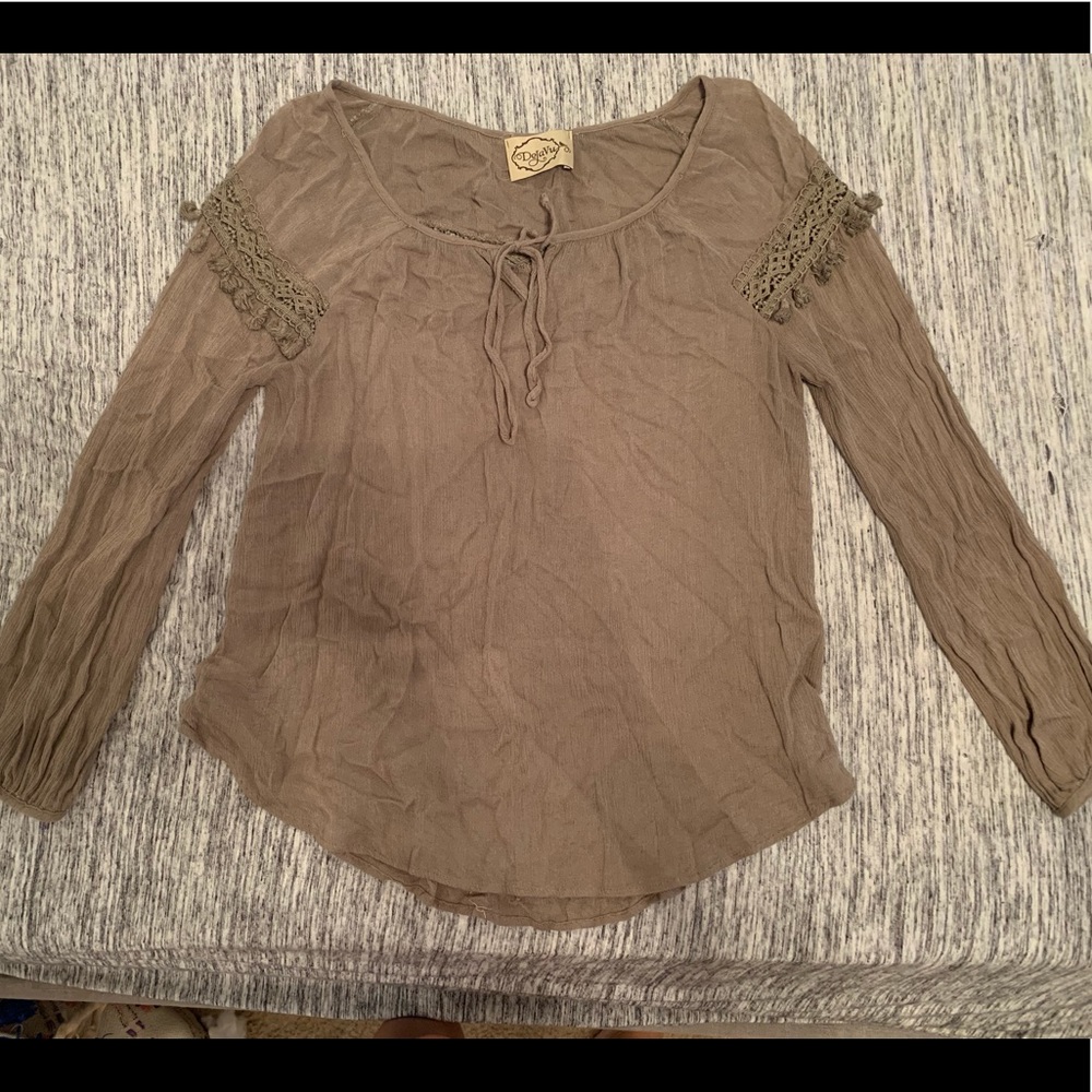 Long sleeve cute top